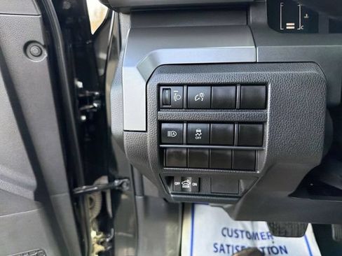 Used 2024 Toyota Tacoma SR5 AWD/4WD image 18