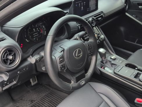 Used 2024 Lexus IS 500 RWD image 7