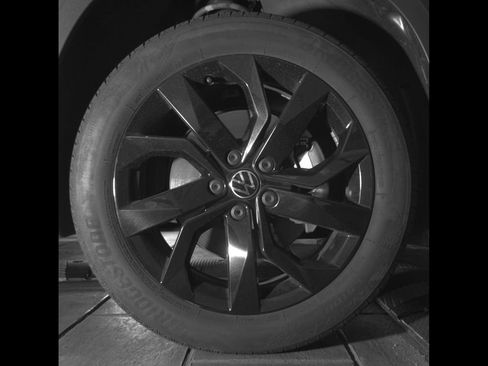 Certified 2023 Volkswagen Taos SE AWD/4WD image 12
