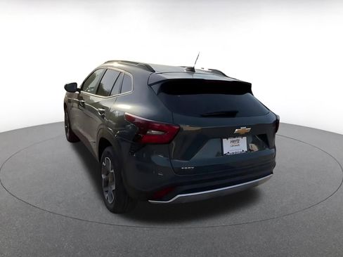 Used 2025 Chevrolet Trax LT image 11