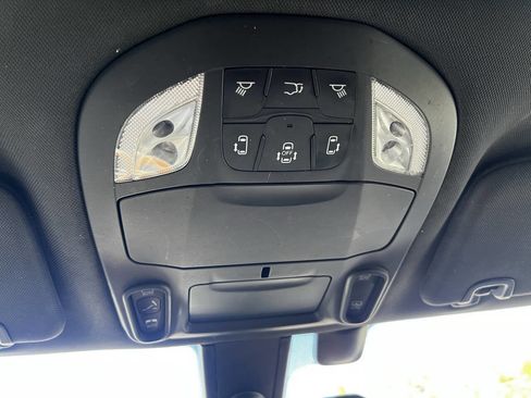 Used 2020 Chrysler Pacifica Limited image 27