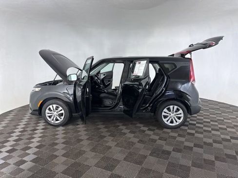 Used 2020 Kia Soul LX image 11