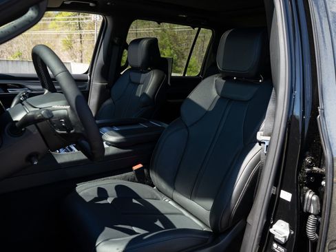 New 2026 Jeep Grand Wagoneer Limited AWD/4WD image 15