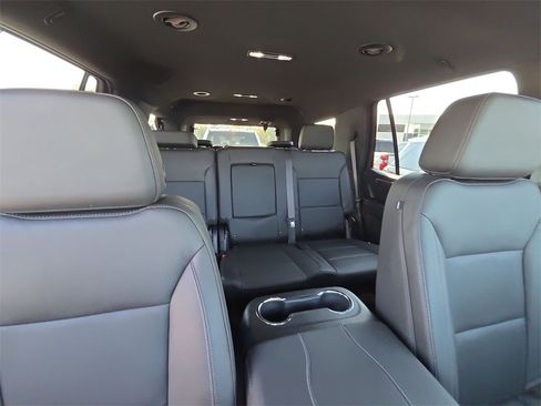 Used 2025 Chevrolet Tahoe Z71 w/ Comfort Package image 15