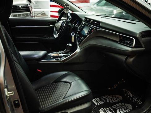 Used 2020 Toyota Camry SE w/ Carpet Mat Package FWD image 13