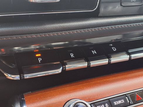 Used 2022 Lincoln Aviator Reserve w/ Equipment Group 201A RWD image 18