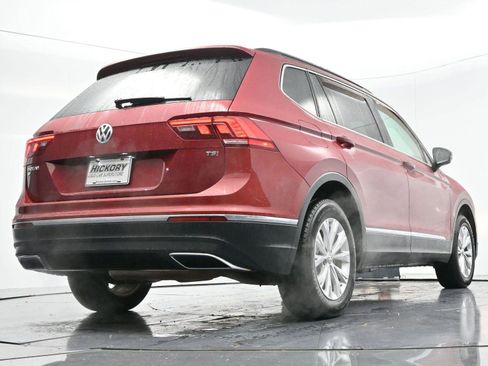 Used 2018 Volkswagen Tiguan SE w/ Panoramic Sunroof Package image 49