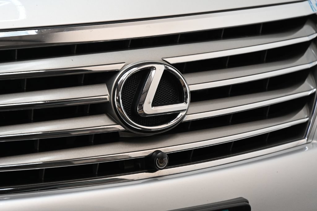 Used 2011 Lexus LX 570 4WD w/ Luxury Pkg image 10