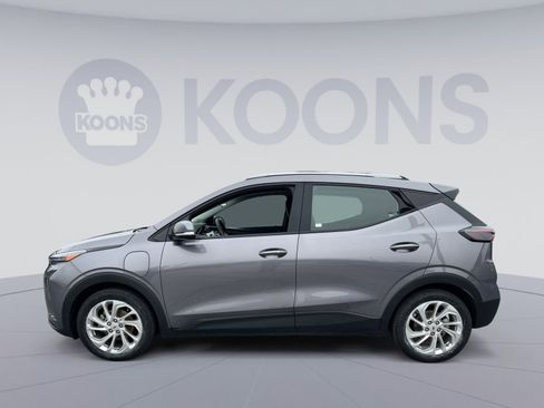 Used 2023 Chevrolet Bolt EUV LT image 2