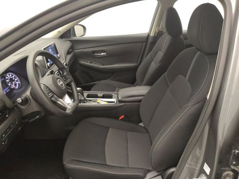Used 2025 Nissan Sentra SV FWD image 17