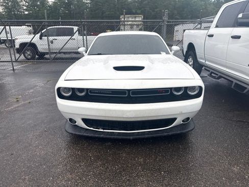 Used 2020 Dodge Challenger R/T RWD image 2