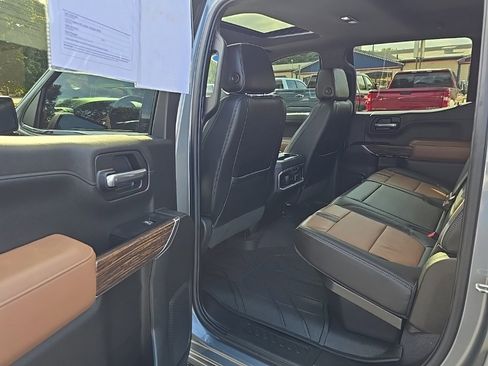 Used 2019 Chevrolet Silverado 1500 High Country image 16