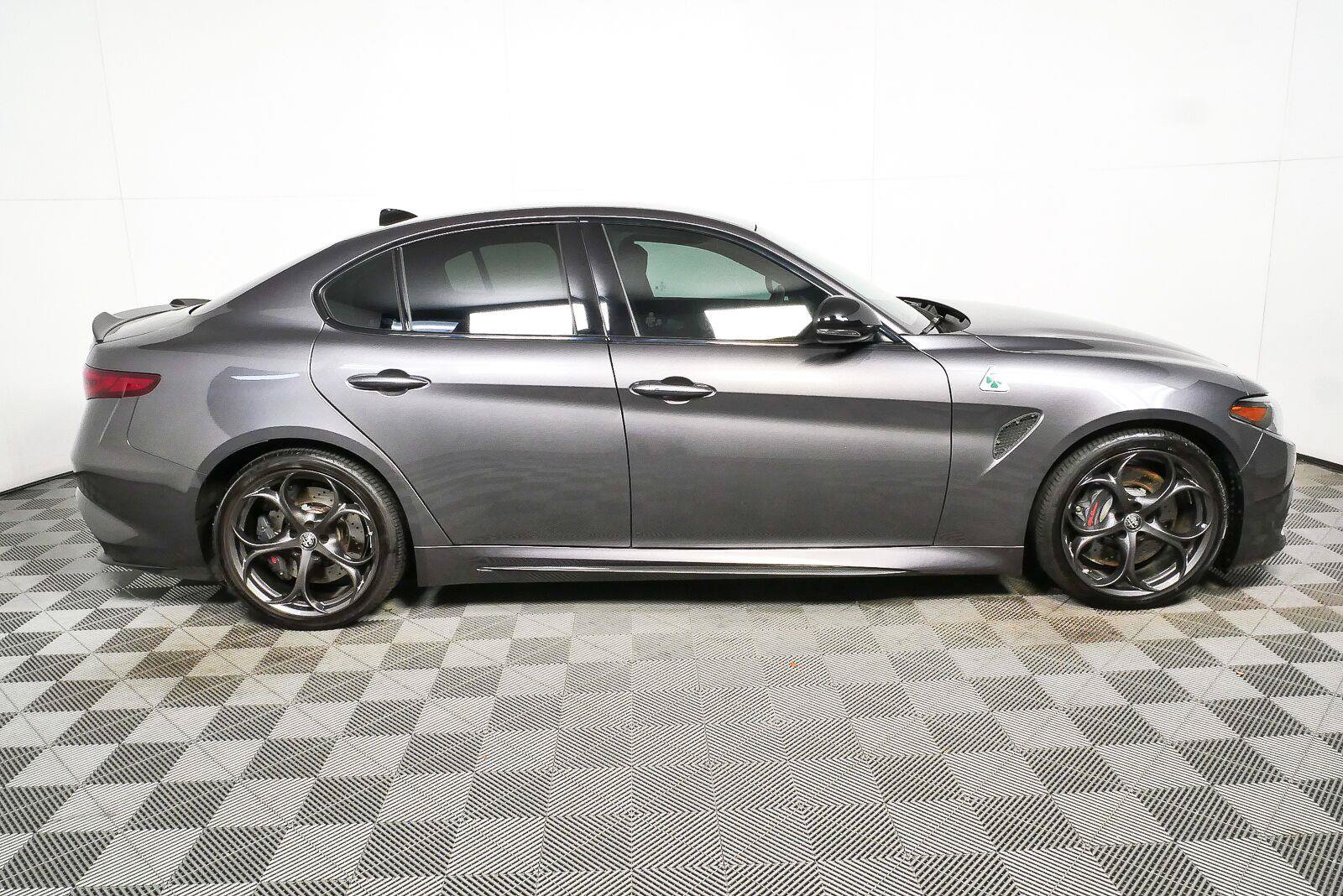 Used 2023 Alfa Romeo Giulia Quadrifoglio RWD image 28