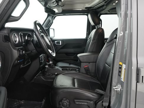 Used 2023 Jeep Wrangler Unlimited Sahara w/ Cold Weather Group image 18