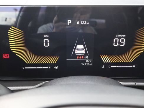 Certified 2026 Kia Sportage EX w/ EX Panorama Roof Package image 18