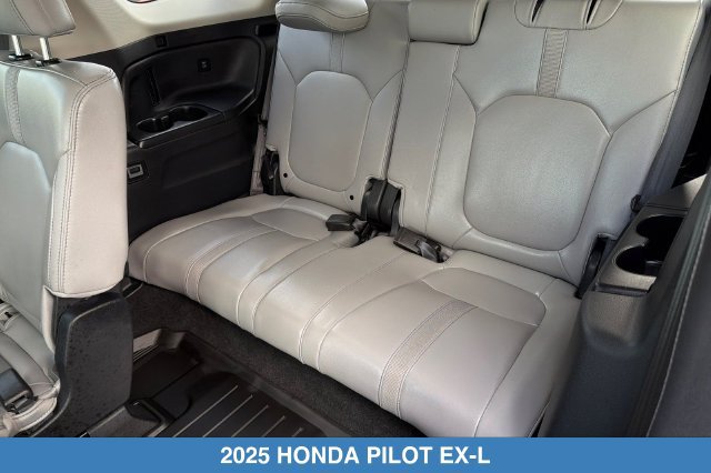 Certified 2025 Honda Pilot EX-L image 18