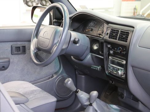 Used 2000 Toyota Tacoma 4x4 Regular Cab image 71