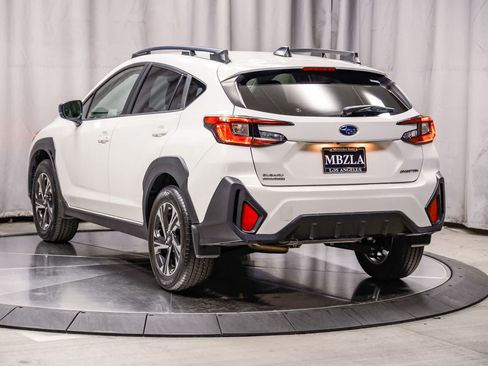 Used 2024 Subaru Crosstrek 2.0i Premium AWD/4WD image 2
