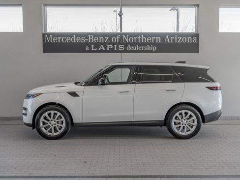 Used 2025 Land Rover Range Rover Sport SE AWD/4WD image 2
