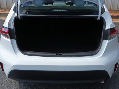 Used 2023 Toyota Corolla LE FWD image 9