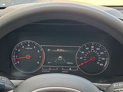 Used 2023 Kia Sorento LX FWD image 10
