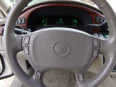 Used 2003 Cadillac De Ville Sedan w/ Comfort & Convenience Package image 57