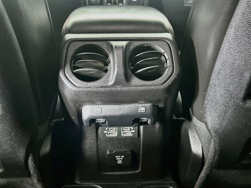 Used 2021 Jeep Gladiator Rubicon AWD/4WD image 27