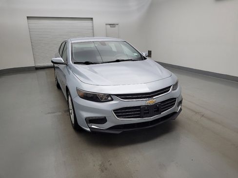 Used 2017 Chevrolet Malibu LT FWD image 14
