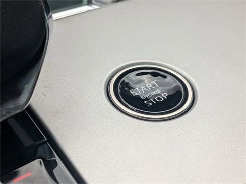 Used 2024 Land Rover Range Rover Long Wheelbase SE image 21