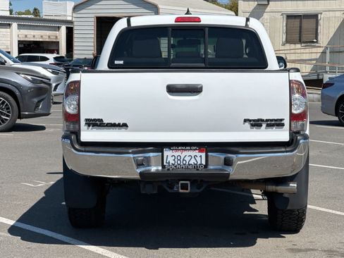 Used 2015 Toyota Tacoma PreRunner w/ SR5 Package RWD image 8