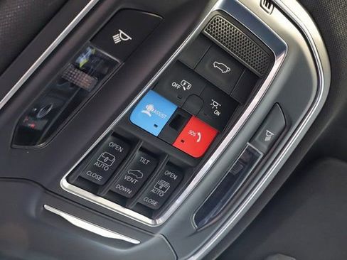 New 2025 Jeep Grand Cherokee Limited w/ Luxury Tech Group II AWD/4WD image 36