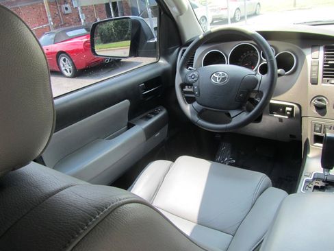 Used 2011 Toyota Sequoia SR5 w/ Premium Pkg AWD/4WD image 11