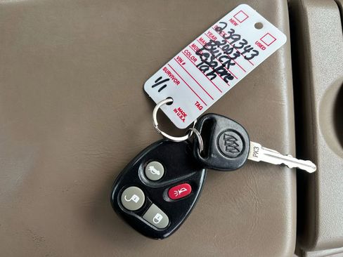 Used 2003 Buick Le Sabre Limited w/ Celebration Edition Package image 21