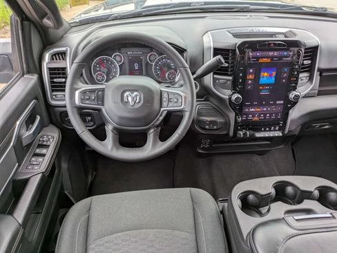 Used 2025 RAM 2500 Big Horn AWD/4WD image 15