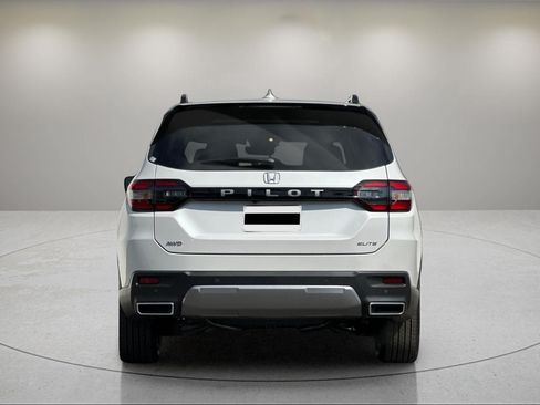 New 2026 Honda Pilot Elite image 4
