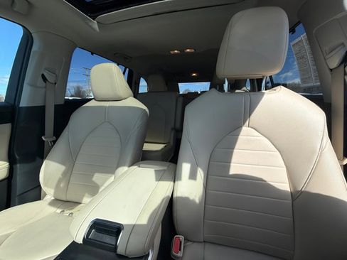 Used 2023 Toyota Highlander XLE image 23