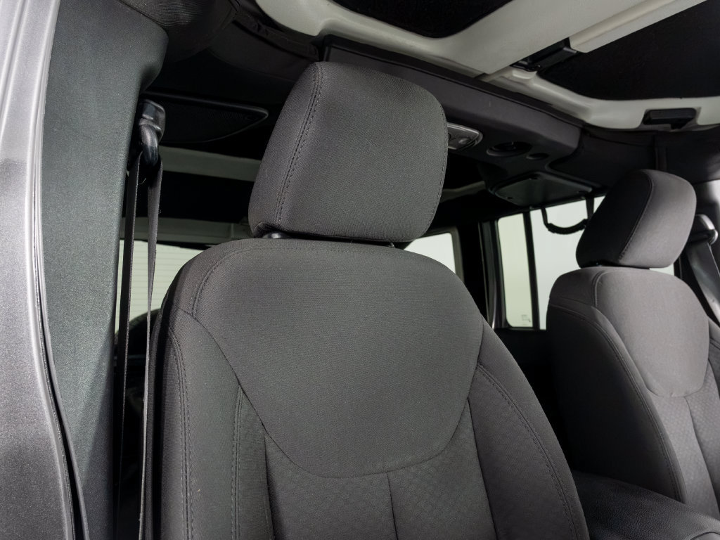 Used 2018 Jeep Wrangler Unlimited Sport S AWD/4WD image 33