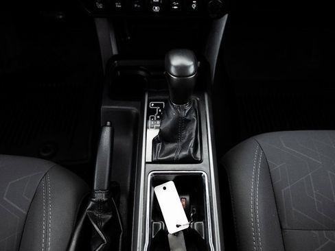 Used 2018 Toyota Tacoma TRD Sport image 22