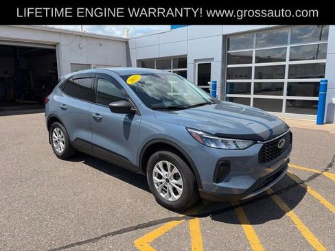 Used 2025 Ford Escape Active AWD/4WD image 2