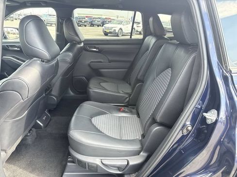 Used 2025 Toyota Highlander XSE AWD/4WD image 22