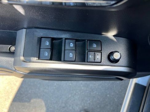 Used 2019 Toyota Tacoma TRD Off-Road AWD/4WD image 15