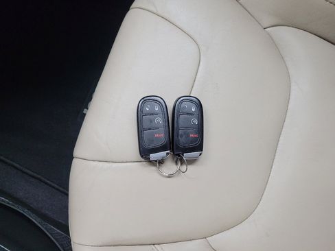 Used 2016 Jeep Cherokee Limited FWD image 32