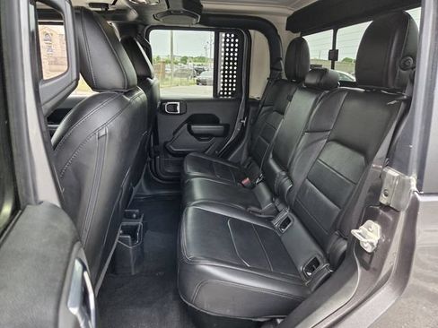 Used 2023 Jeep Gladiator Sport AWD/4WD image 10