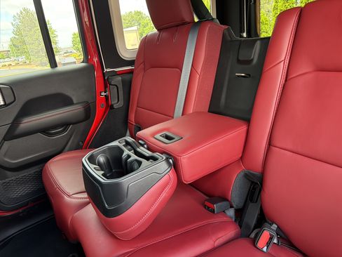 Used 2024 Jeep Wrangler Unlimited Rubicon 392 AWD/4WD image 41