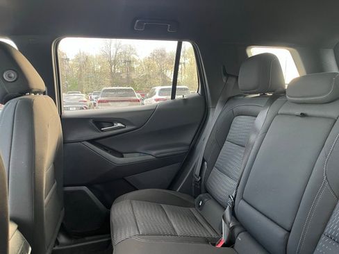 Used 2025 Chevrolet Equinox LT FWD image 22