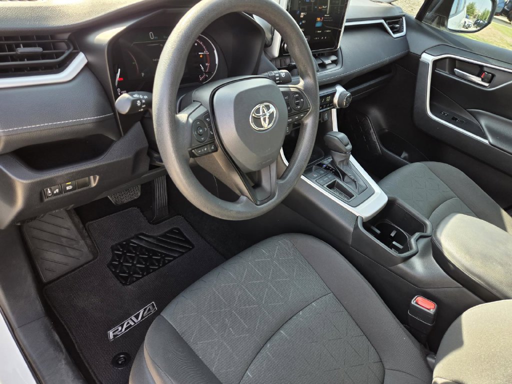 Used 2024 Toyota RAV4 XLE FWD image 19