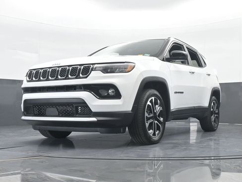 Used 2023 Jeep Compass Limited image 53