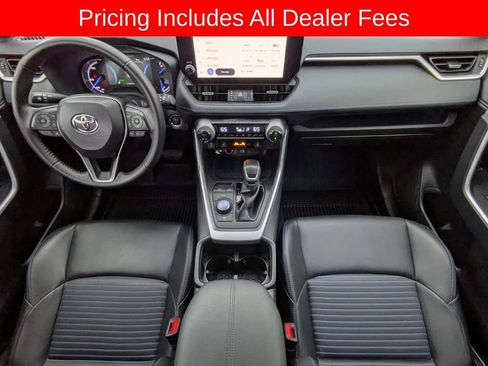 Used 2025 Toyota RAV4 XSE AWD/4WD image 16