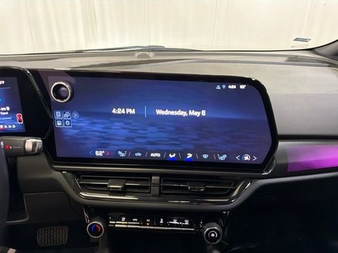 Used 2025 Chevrolet Equinox EV RS FWD image 16