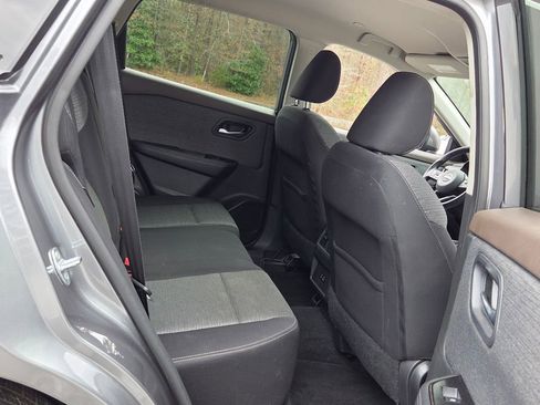 Used 2022 Nissan Rogue SV image 14